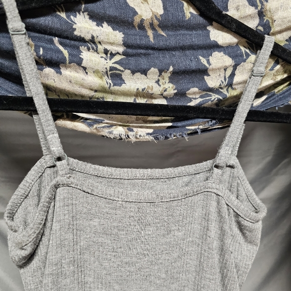 3/$10 Bozzolo | Gray Ribbed Square Neck Bodysuit size Large (Juniors) - Picture 5 of 8